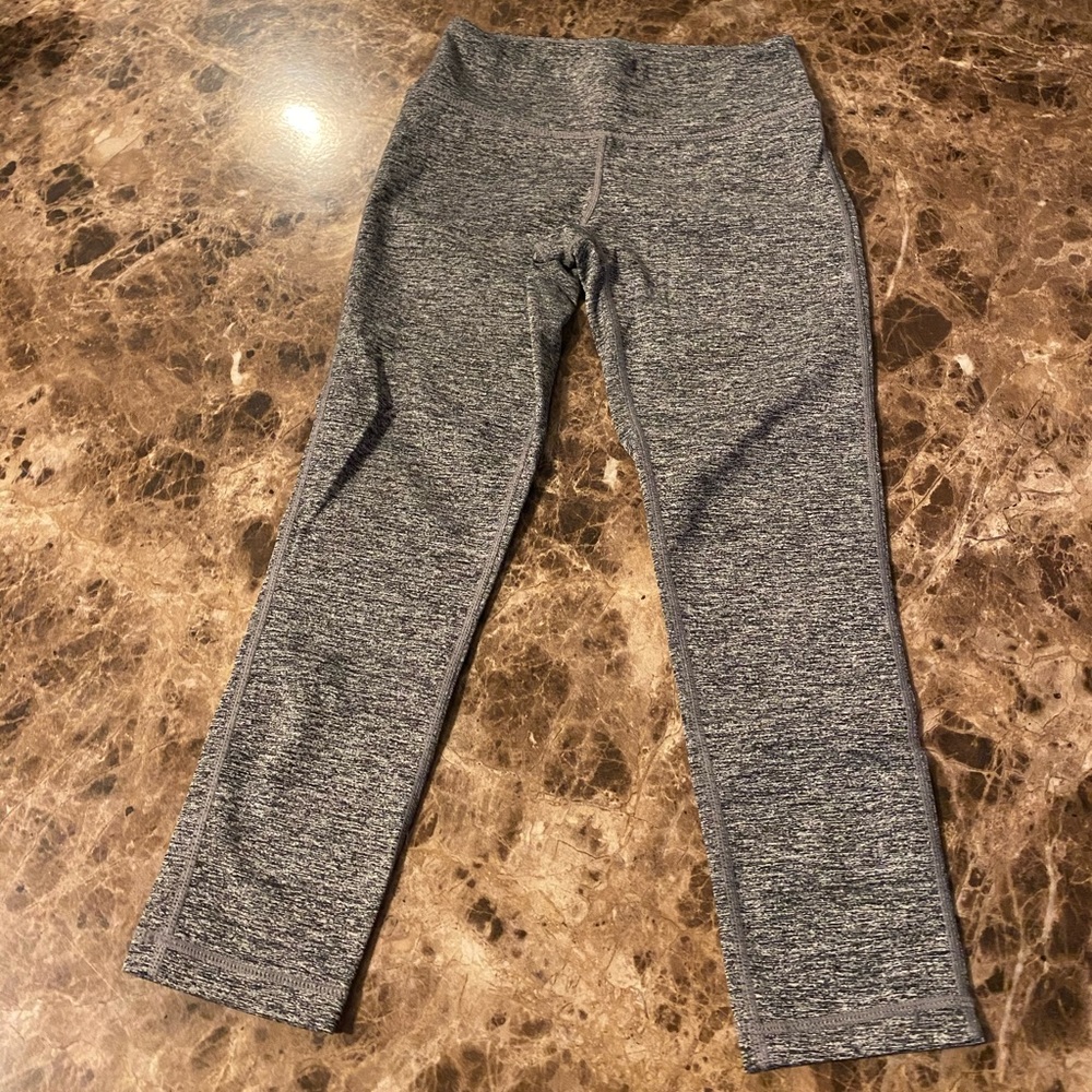 Aritzia TNA Leggings